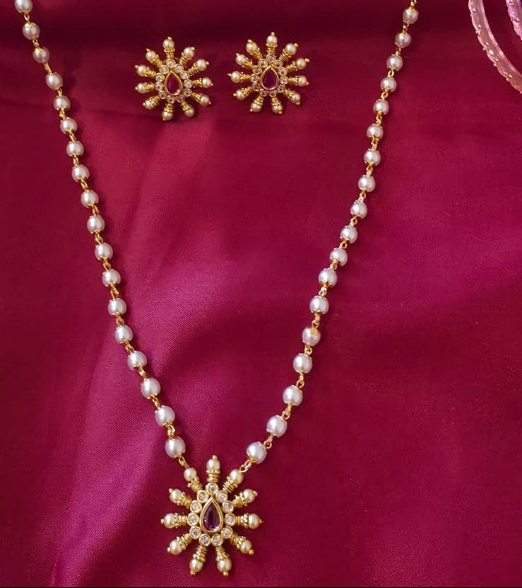 Pearl Sunburst Pendant Necklace Set