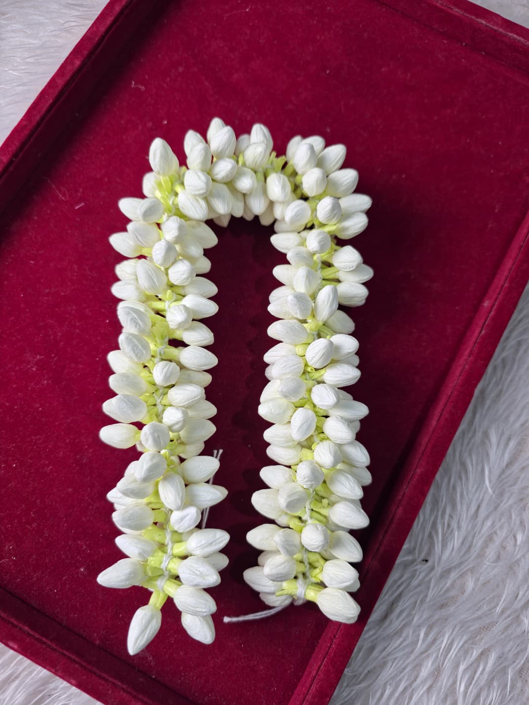 Tissue Jasmine Garland